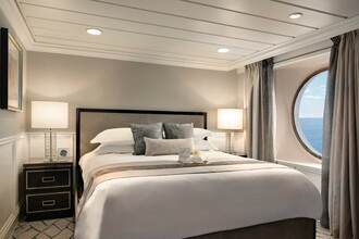 Oceania Nautica - Vista Suite 2.jpg